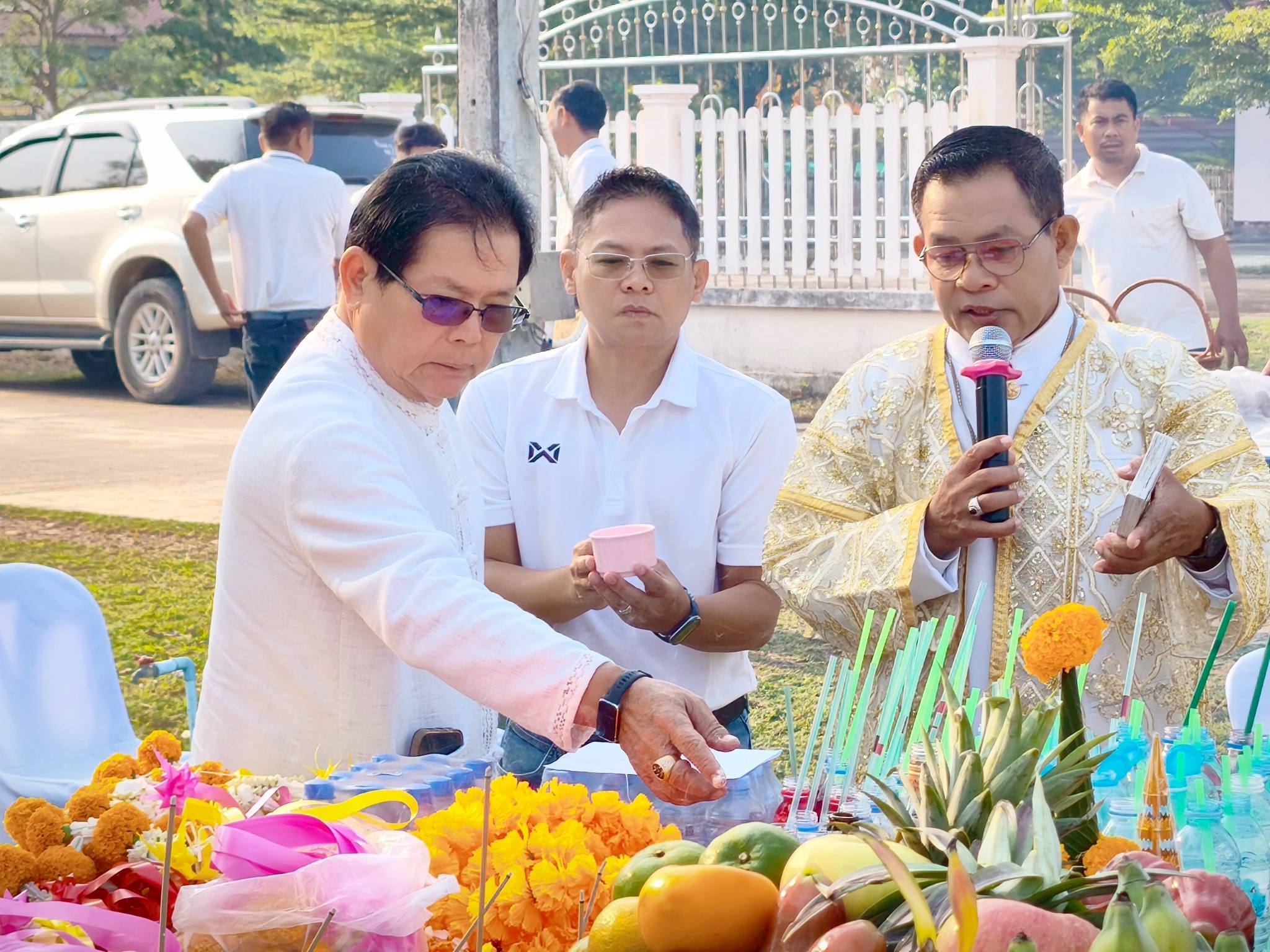 พิธีบวงสรวงสักการะศาลพระภูมิเจ้าที่ สิ่งศักดิ์สิทธิ์ประจำหน่วยงาน