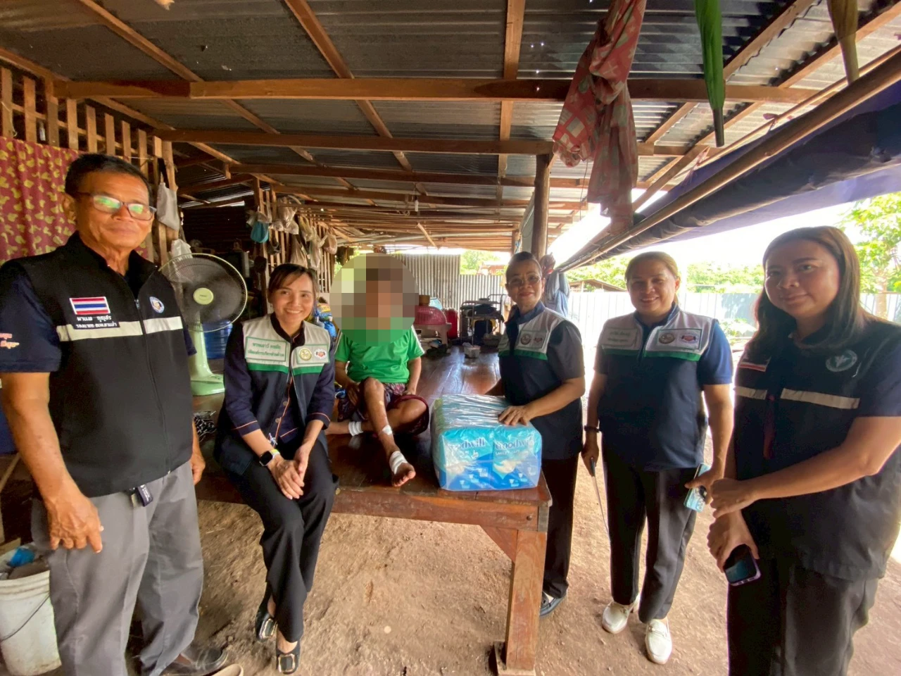 อบต.ลานบ่า ขับเคลื่อนงานสาธารณสุขเชิงรุก ลงพื้นที่มอบผ้าอ้อมผู้ใหญ่แก่บุคคลที่มีภาวะพึ่งพิงและปัญหาระบบขับถ่าย ในพื้นที่ 7 หมู่ที่ มุ่งลดภาระค่าใช้จ่ายและยกระดับคุณภาพชีวิตประชาชน